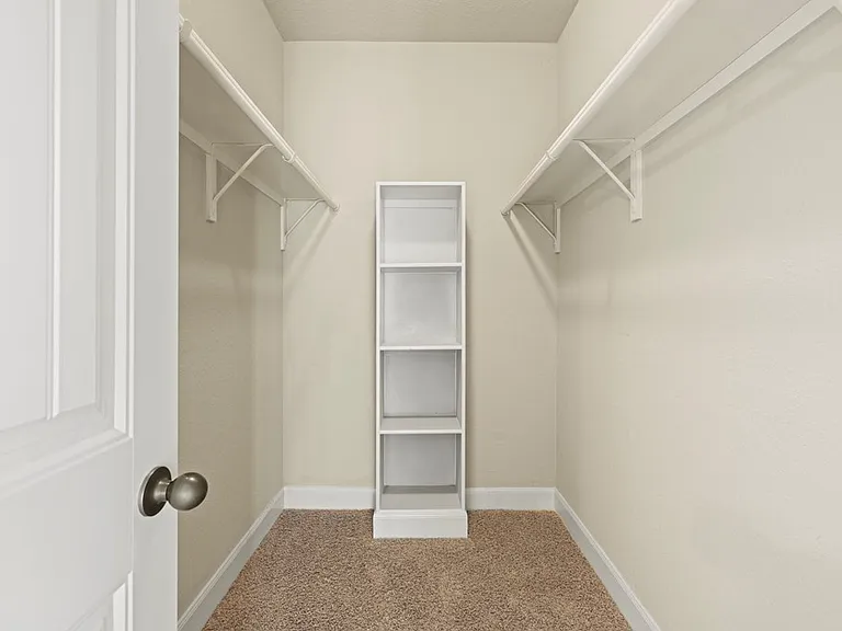 713 Englemann Oak Dr — Photo 10