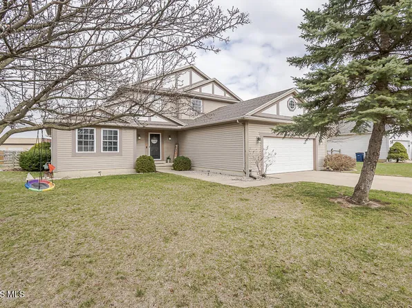 1118 Sandpiper Ln, Bowling Green, OH 43402