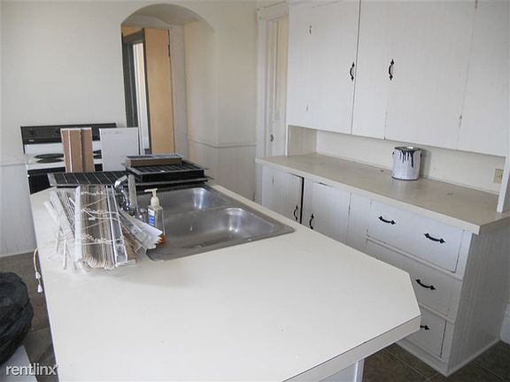 4th image of 1119 Albers St SW #1