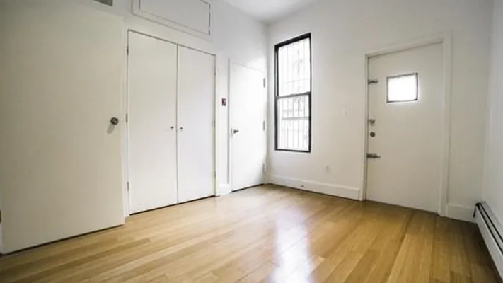 Rented by Nooklyn NYC LLC | media 8