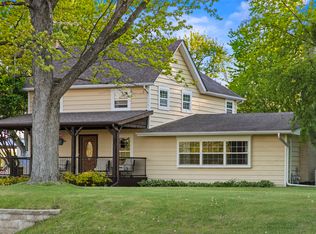 9909 Winn Rd, Spring Grove, IL 60081