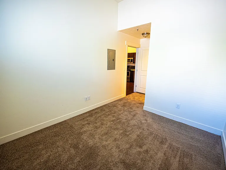 West Station Apartments — Photo 40