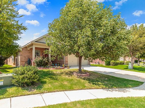 3rd image of 4509 Golden Yarrow Dr