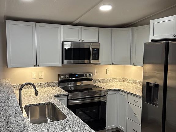 5th image of 298 E Cherry Dr