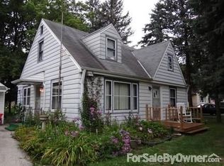 W225N3945 Duplainville Rd, Pewaukee, WI 53072