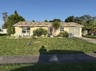 7367 Kenwood Dr, North Port, FL 34287