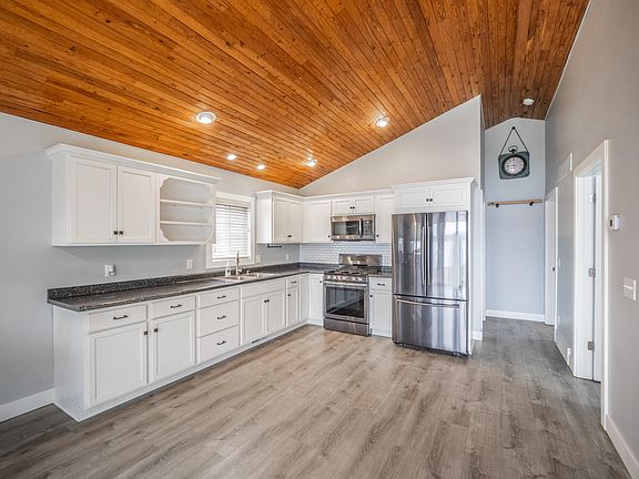 5th image of 3053 Baseline Rd
