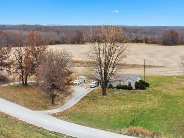 46 Strube Rd, New Florence, MO 63363