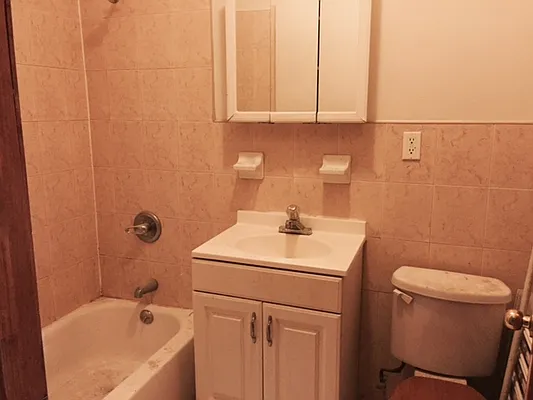 Rented by Premier Metro Realty Corp | media 30