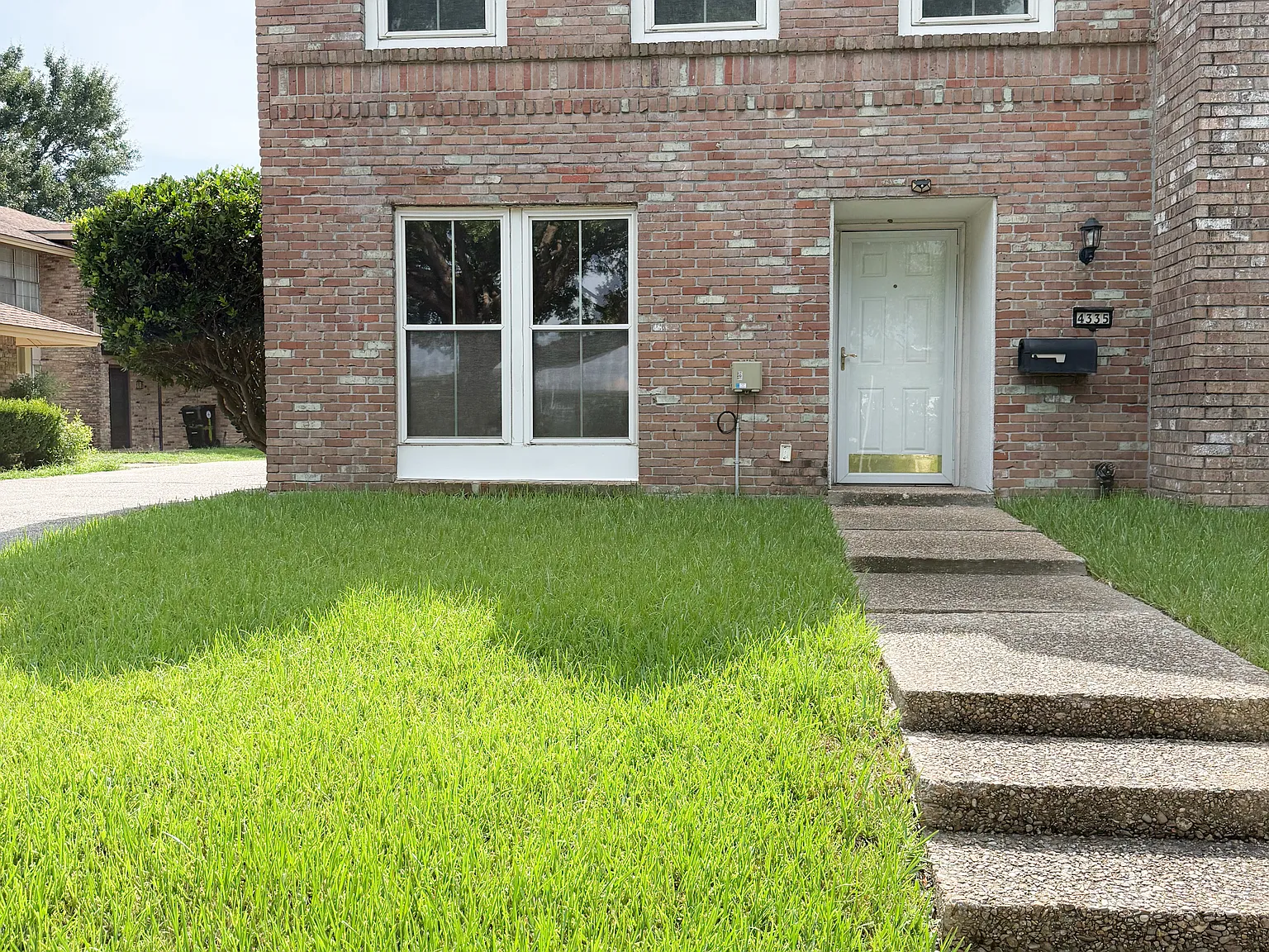 3 bed, 2.5 bath, 1528 sqft, $1,800 — Photo 1