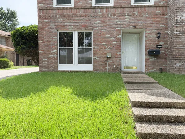 4335 Woodland Dr, New Orleans, LA 70131