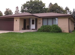 6001 S Robert Ave, Cudahy, WI 53110