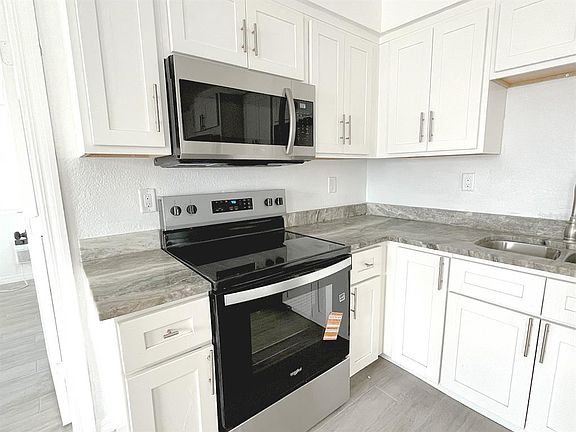 4th image of 24 Lynn Way #25