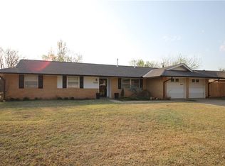 3022 Berkshire Way, Village, OK 73120