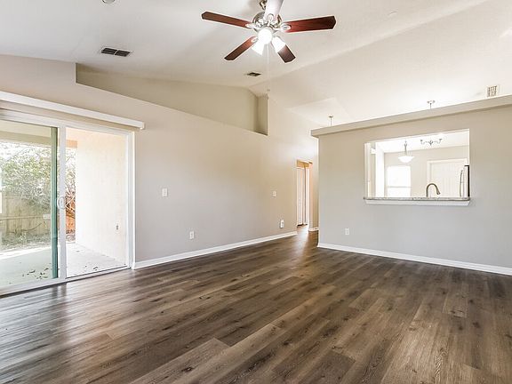 4th image of 2299 Pebblewood Dr