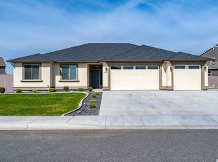 1407 Diamond Loop, West Richland, WA