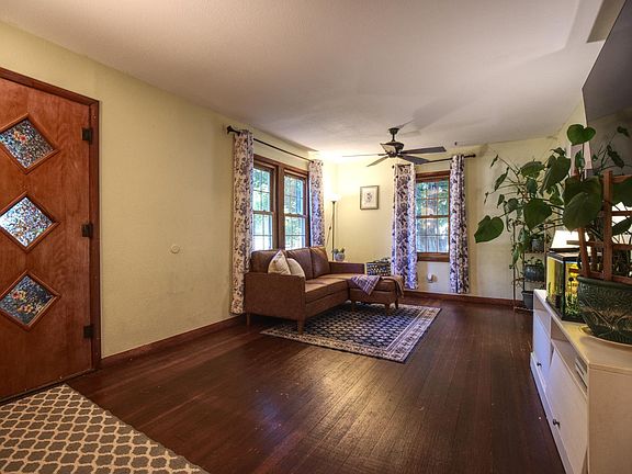 3rd image of 701 Park Ave