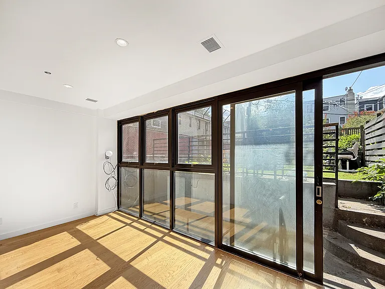90 Clermont Ave #1L — Photo 6