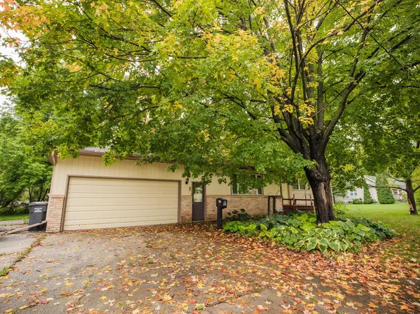 315 W 10th St, Morris, MN 56267
