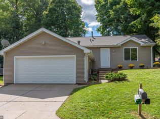 4673 Cumberland Rd, Mound, MN 55364