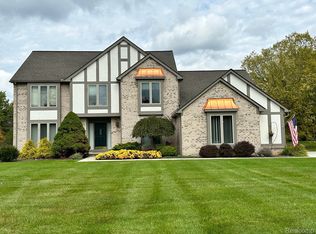 4375 Stonewood Ct, Rochester, MI 48306