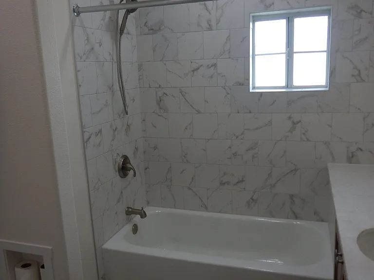 412 Bowman Ave — Photo 10
