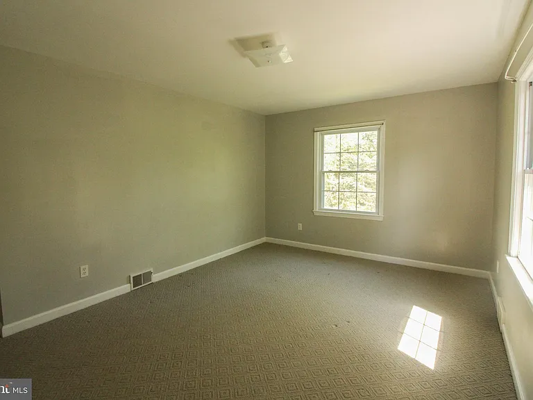 11 Hickory Ln — Photo 29