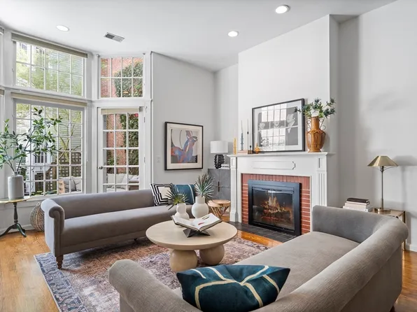 40 Joy St APT 9, Boston, MA 02114