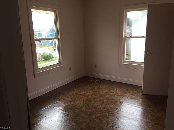 5th image of 1031 Dartmouth Ave SW