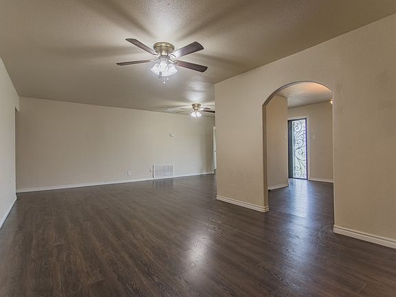4th image of 1606 N Sam Houston Ave