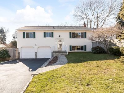 2 Laforge Rd, Darien, CT, 06820