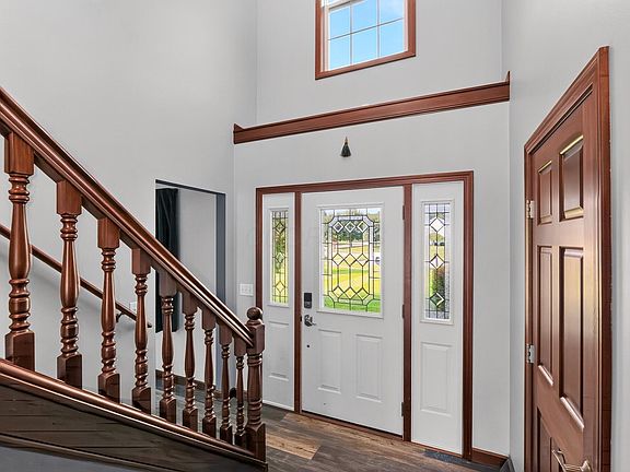 3rd image of 4 Compass Point Ct