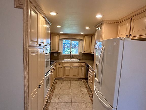 2nd image of 25338 Bani Ave