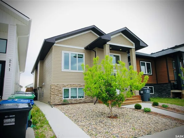 215 Thakur STREET, Saskatoon, SK S7W 1C4