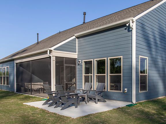 Rear Exterior with optional Screened Lanai