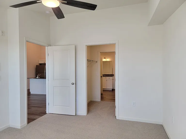 4520 Commerce St #304 — Photo 12
