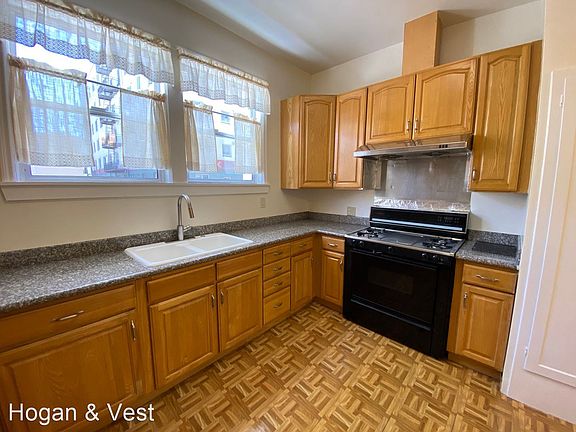 5th image of 714 Pacific Ave #2