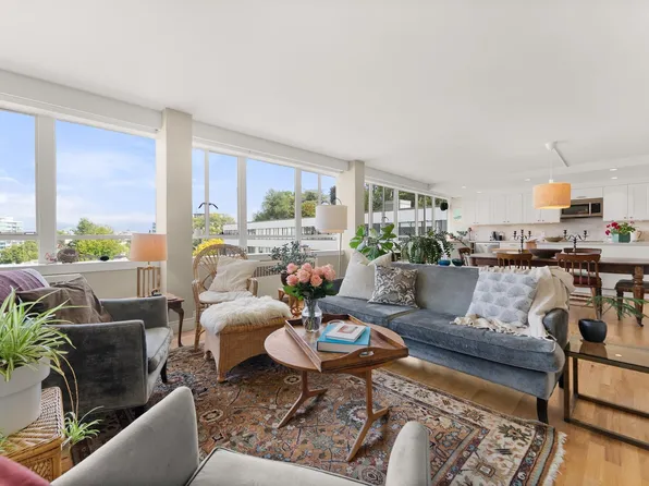 1445 Marpole Ave #825, Vancouver, BC V6H 1S5