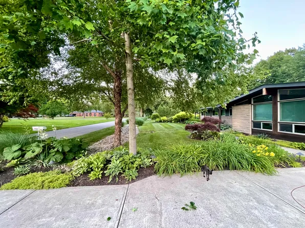 87 E 87th St, Indianapolis, IN 46240