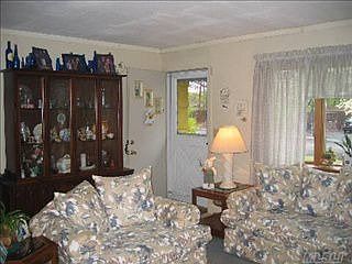 4th image of 28 Albermarle Ave