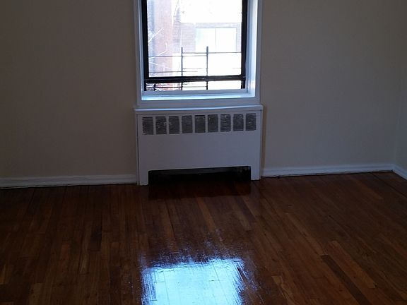 4th image of 15912 65th Ave #1