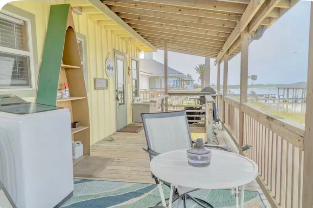 4607 Bayshore Dr - Property Image