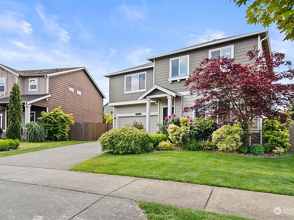 3rd image of 3917 50th Avenue NE