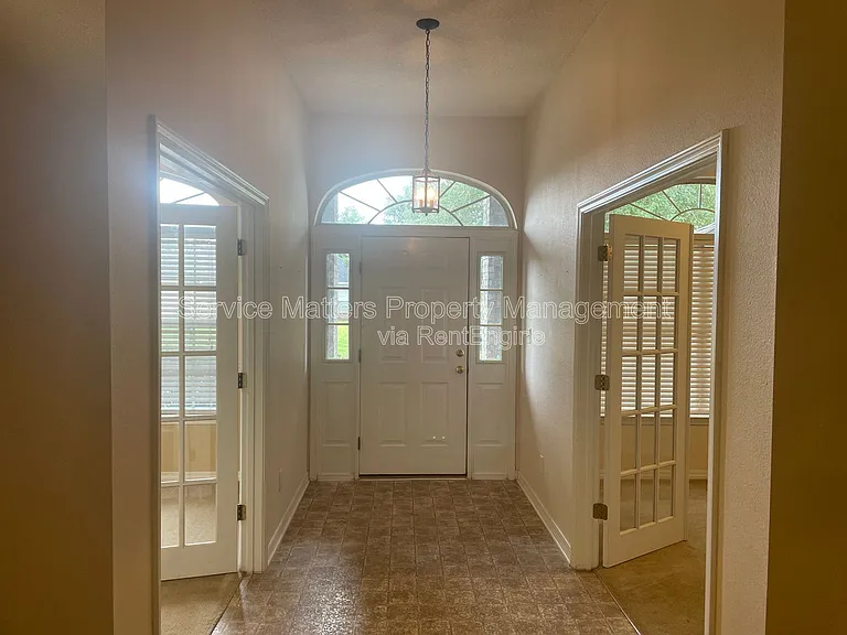 6940 Hardwood Ct — Photo 3