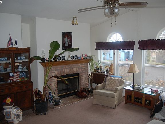 2nd image of 31920 NW Meadow Dr