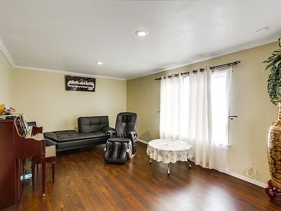 5th image of 10282 Drumcliff Ave