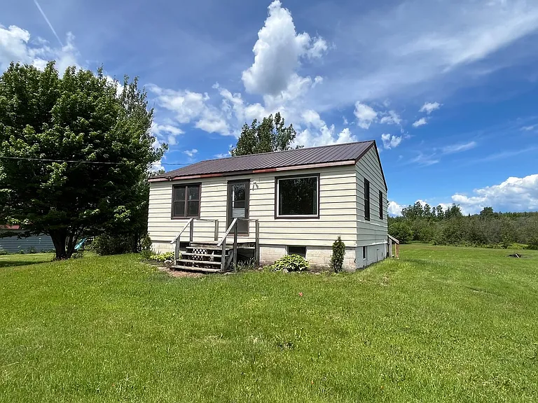 4691 Martin Rd — Photo 2