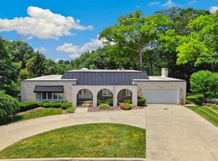 712 Ridge Rd, Lemont, IL 60439