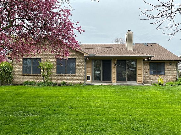2nd image of 210 Fivepines Ct