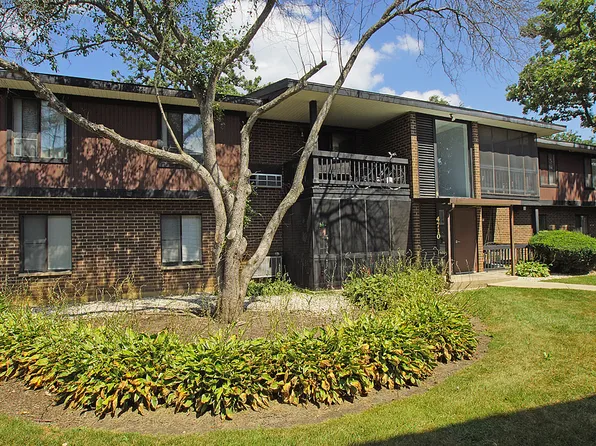 4710 W Northfox Ln, McHenry, IL 60050